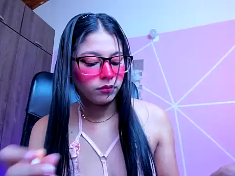 Snapshot of _ALLYSON18_ chatting on 01/13/26, 11:36 ALLYSON18 online show from 01/13/26, 11:36