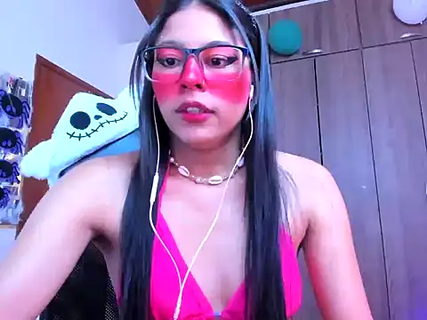 Snapshot of _ALLYSON18_ chatting on 10/21/25, 11:20 ALLYSON18 online show from 10/21/25, 11:20