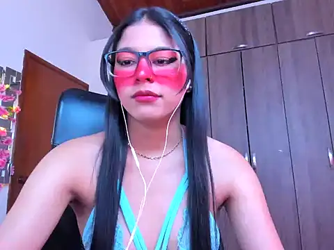 Snapshot of _ALLYSON18_ chatting on 09/15/25, 11:32 ALLYSON18 online show from 09/15/25, 11:32