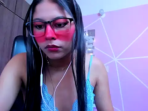 Snapshot of _ALLYSON18_ chatting on 11/27/25, 11:43 ALLYSON18 online show from 11/27/25, 11:43