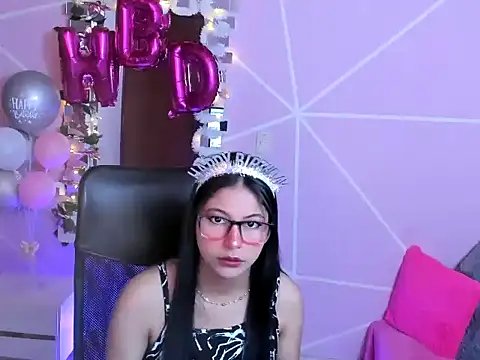 Snapshot of _ALLYSON18_ chatting on 11/11/25, 12:11 ALLYSON18 online show from 11/11/25, 12:11