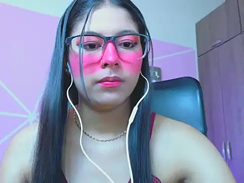 Snapshot of _ALLYSON18_ chatting on 05/21/26, 11:40 ALLYSON18 online show from 05/21/26, 11:40