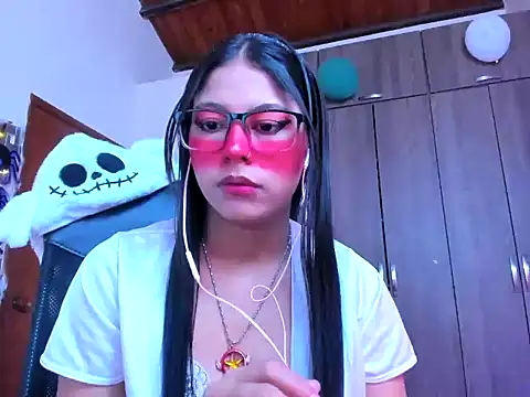 Snapshot of _ALLYSON18_ chatting on 10/13/25, 11:45 ALLYSON18 online show from 10/13/25, 11:45