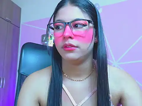 Snapshot of _ALLYSON18_ chatting on 04/25/26, 11:57 ALLYSON18 online show from 04/25/26, 11:57