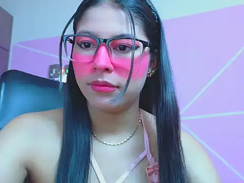 Snapshot of _ALLYSON18_ chatting on 05/04/26, 11:57 ALLYSON18 online show from 05/04/26, 11:57