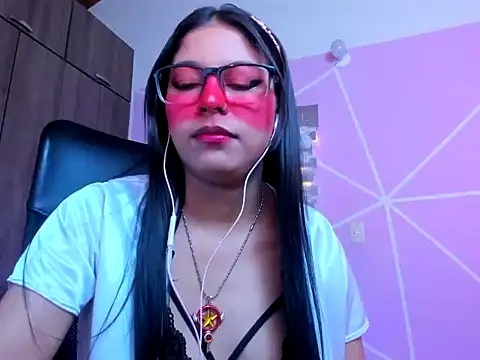 Snapshot of _ALLYSON18_ chatting on 11/29/25, 11:43 ALLYSON18 online show from 11/29/25, 11:43