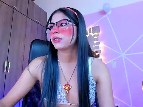 Snapshot of _ALLYSON18_ chatting on 03/19/25, 11:39 ALLYSON18 online show from 03/19/25, 11:39