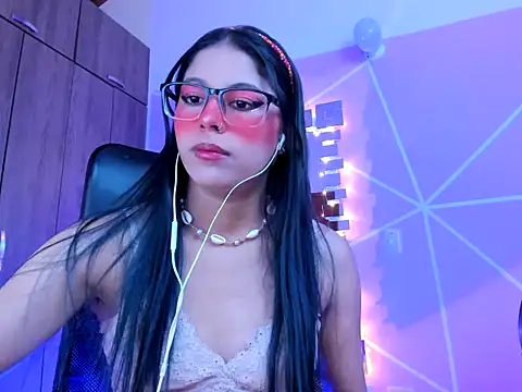 Snapshot of _ALLYSON18_ chatting on 03/18/25, 11:33 ALLYSON18 online show from 03/18/25, 11:33