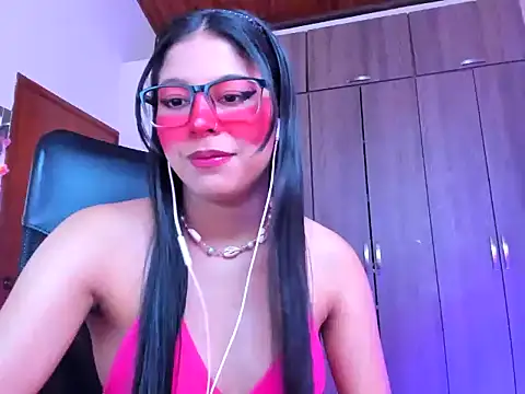 Snapshot of _ALLYSON18_ chatting on 09/18/25, 11:24 ALLYSON18 online show from 09/18/25, 11:24