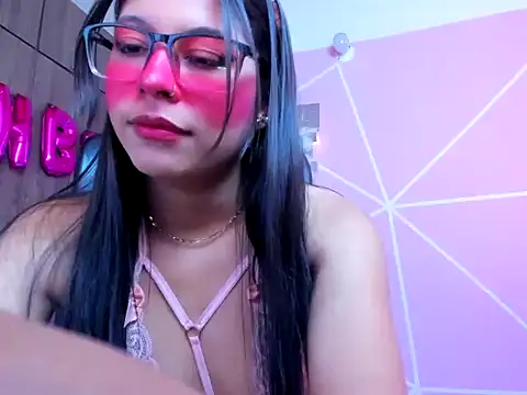 Snapshot of _ALLYSON18_ chatting on 11/15/25, 11:36 ALLYSON18 online show from 11/15/25, 11:36