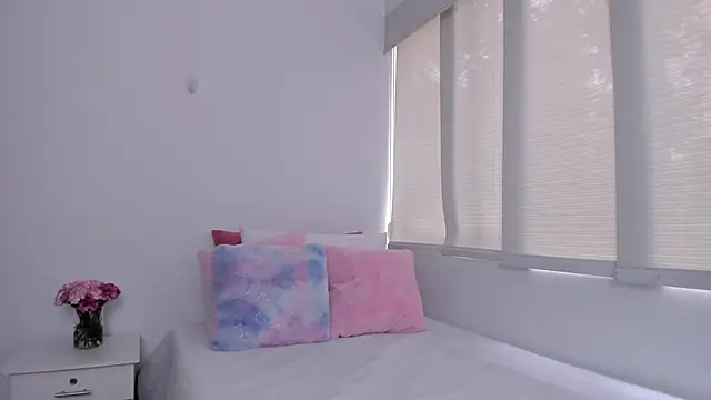 Snapshot of Brisa_blue chatting on 02/05/25, 04:36 Brisa blue online show from 02/05/25, 04:36