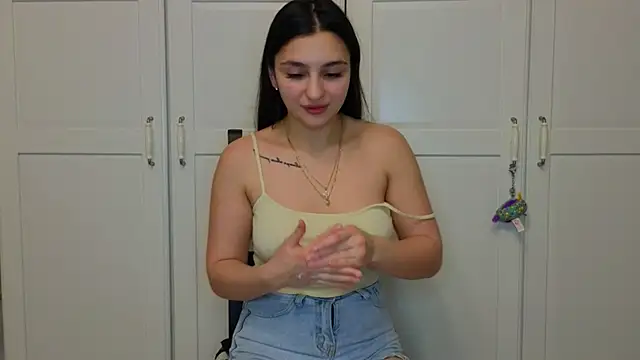 Niki anlove online show from 11/19/25, 10:21