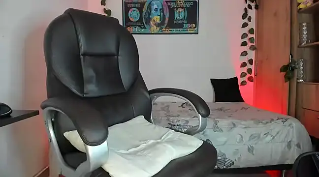 mikee scooth online show from 02/25/25, 09:53