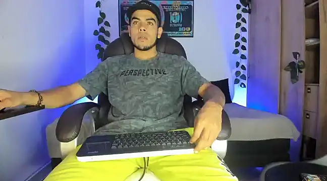 mikee scooth online show from 03/06/25, 08:16