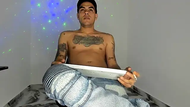 Snapshot of mikee_scooth chatting on 03/21/26, 11:30 mikee scooth online show from 03/21/26, 11:30