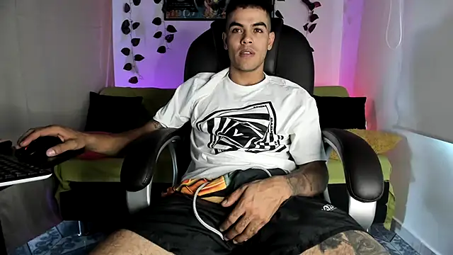 mikee scooth online show from 09/23/25, 03:30