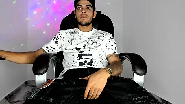 Snapshot of mikee_scooth chatting on 06/11/26, 08:22 mikee scooth online show from 06/11/26, 08:22