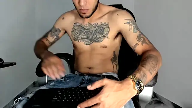 Snapshot of mikee_scooth chatting on 07/20/26, 06:43 mikee scooth online show from 07/20/26, 06:43