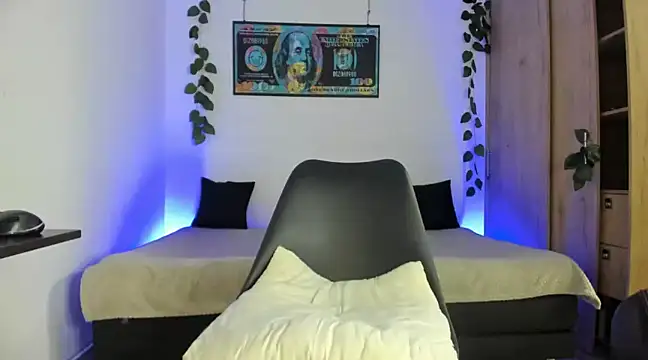 mikee scooth online show from 02/28/25, 05:26