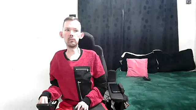 Sophia and Thomas online show from 03/11/25, 09:56