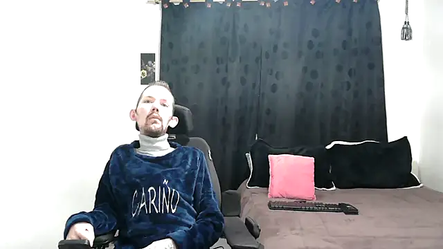 Sophia and Thomas online show from 02/26/25, 09:55