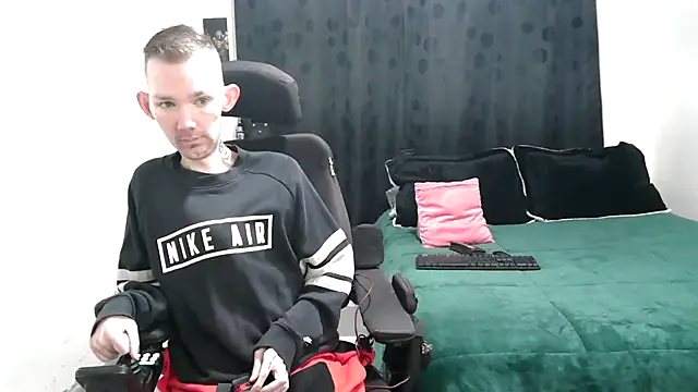 Sophia and Thomas online show from 03/03/25, 09:45