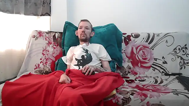 Snapshot of Sophia_and_Thomas chatting on 05/11/26, 03:18 Sophia and Thomas online show from 05/11/26, 03:18