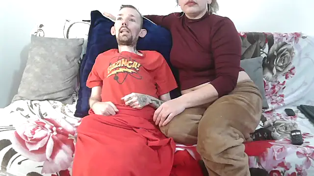 Sophia and Thomas online show from 12/05/25, 08:17