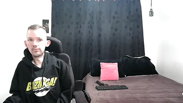 Sophia and Thomas online show from 01/06/25, 12:13