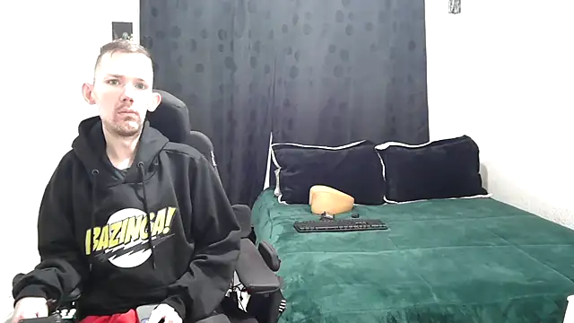 Sophia and Thomas online show from 03/07/25, 09:51