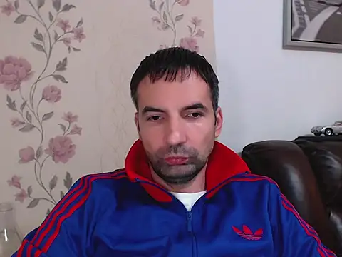 Leo 1617 online show from 11/12/25, 03:27