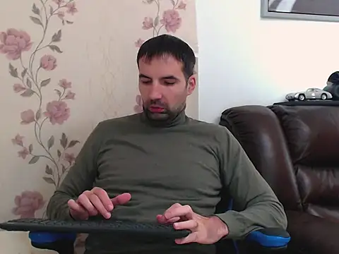 Leo 1617 online show from 12/16/25, 11:58