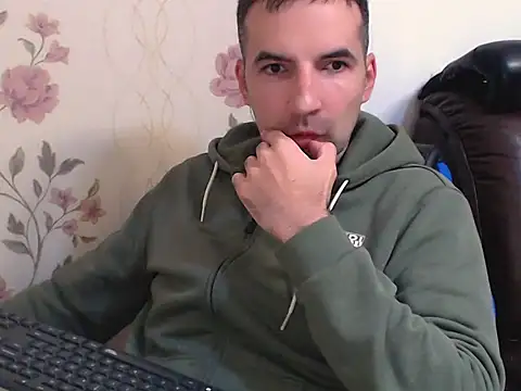 Leo 1617 online show from 04/13/26, 03:49