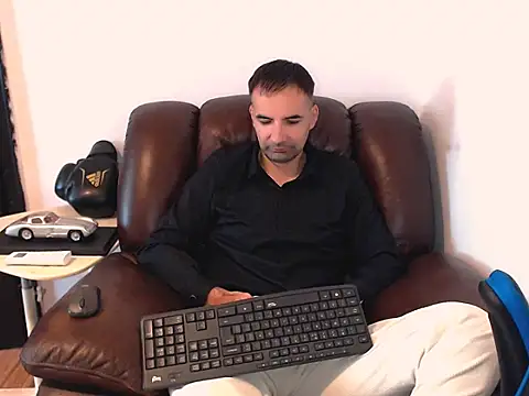 Leo 1617 online show from 10/11/25, 09:21