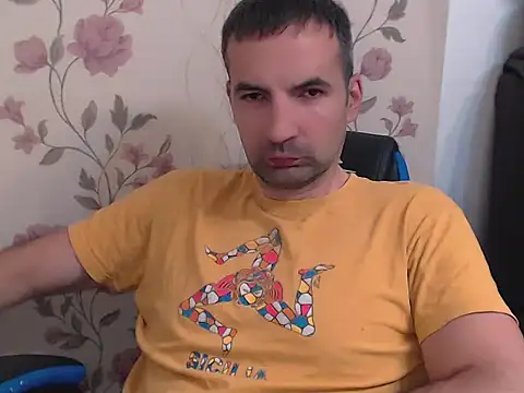 Snapshot of Leo_1617 chatting on 07/03/26, 12:44 Leo 1617 online show from 07/03/26, 12:44