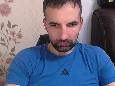 Snapshot of Leo_1617 chatting on 06/30/26, 01:44 Leo 1617 online show from 06/30/26, 01:44