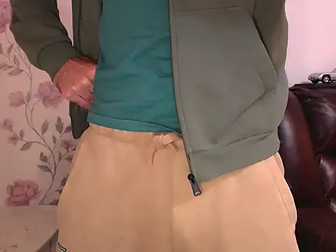 Leo 1617 online show from 11/19/25, 11:32