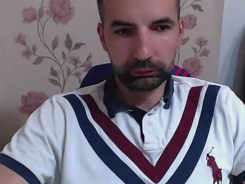 Snapshot of Leo_1617 chatting on 06/12/26, 01:20 Leo 1617 online show from 06/12/26, 01:20