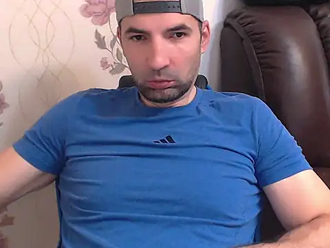 Snapshot of Leo_1617 chatting on 06/21/26, 09:48 Leo 1617 online show from 06/21/26, 09:48