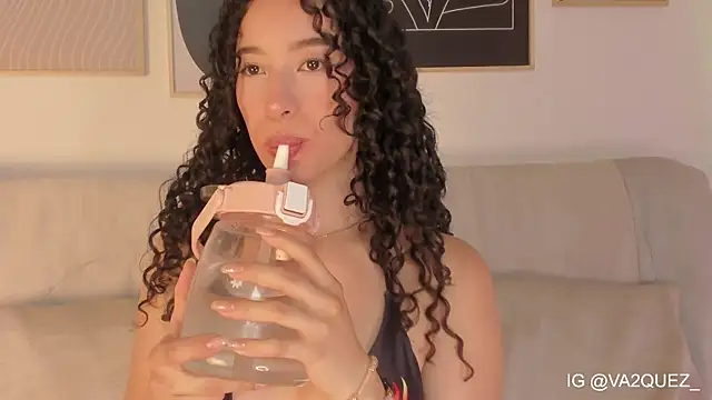 Heyloreley online show from 12/02/25, 02:34