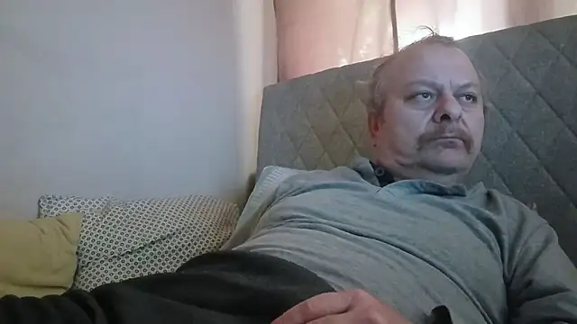 amylrmm1903 online show from 10/29/25, 12:04