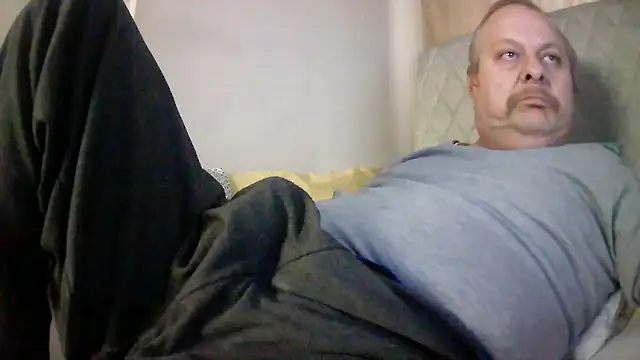 amylrmm1903 online show from 12/14/25, 12:11