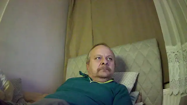 amylrmm1903 online show from 11/30/25, 01:56