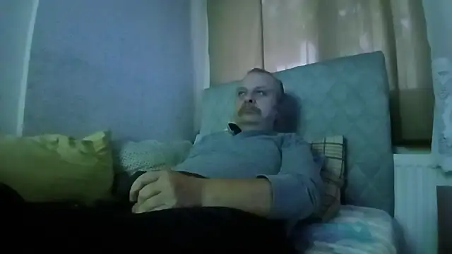 amylrmm1903 online show from 10/26/25, 12:27