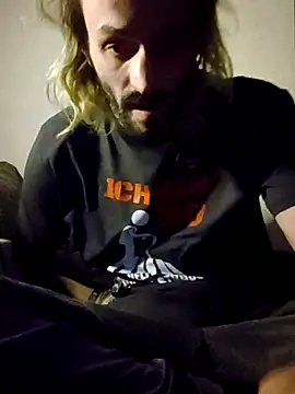 Snapshot of harterdome chatting on 10/29/25, 12:31 harterdome online show from 10/29/25, 12:31