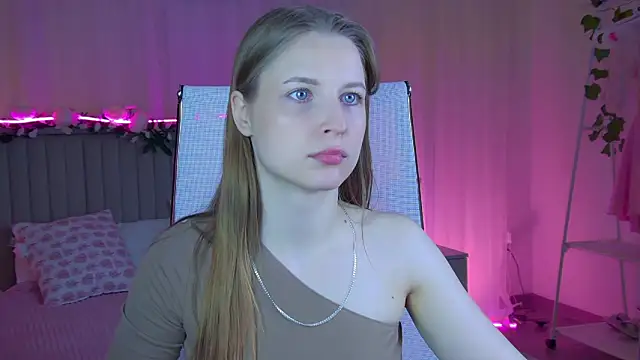 CuteMousee online show from 04/21/26, 07:15