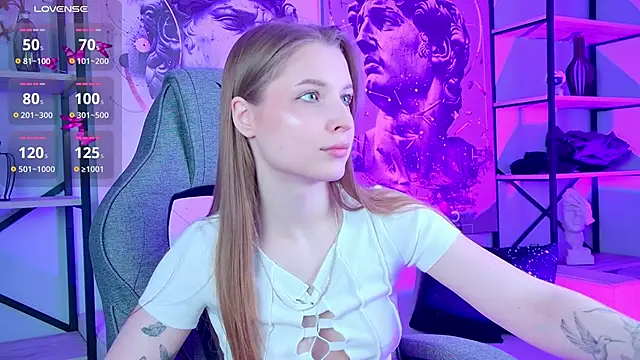 Snapshot of CuteMousee chatting on 02/13/26, 12:05 CuteMousee online show from 02/13/26, 12:05