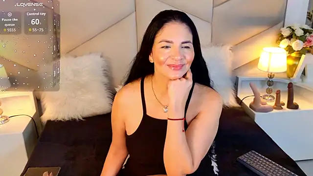 Snapshot of AlizonMoreti chatting on 06/17/26, 12:59 AlizonMoreti online show from 06/17/26, 12:59