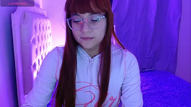 Snapshot of _vixx555_ chatting on 02/04/26, 11:33 vixx555 online show from 02/04/26, 11:33