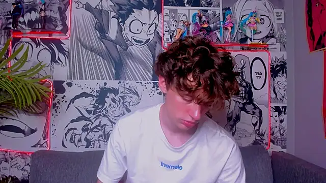 Snapshot of LukeSweet chatting on 07/12/26, 01:45 LukeSweet online show from 07/12/26, 01:45